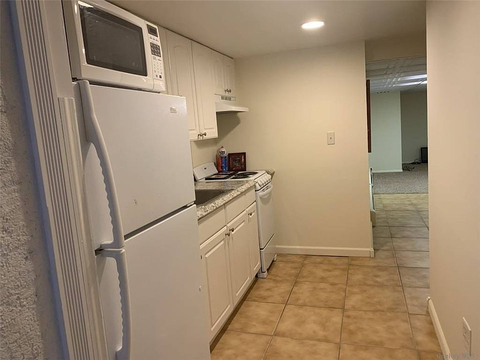 1st image of 80 Forest Dr