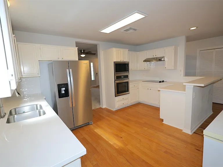 3229 Continental Dr — Photo 6