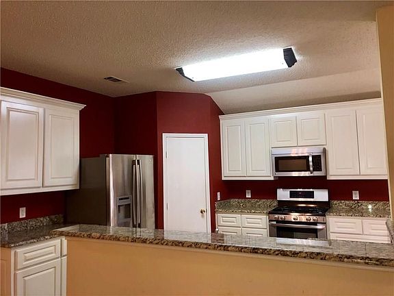 3rd image of 205 Lochwood Dr