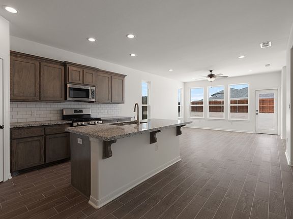 5th image of 2606 Acuna Ct
