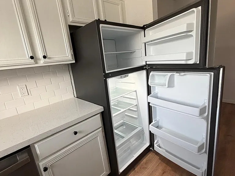 2323 Fairwind Rd #105 — Photo 17