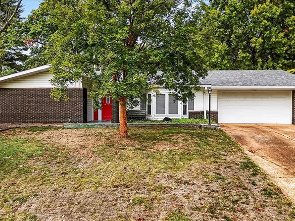 1659 Pepperwood Dr, Saint Louis, MO 63146