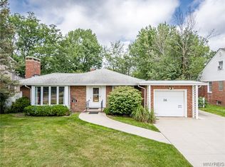 36 North Dr, Amherst, NY 14226