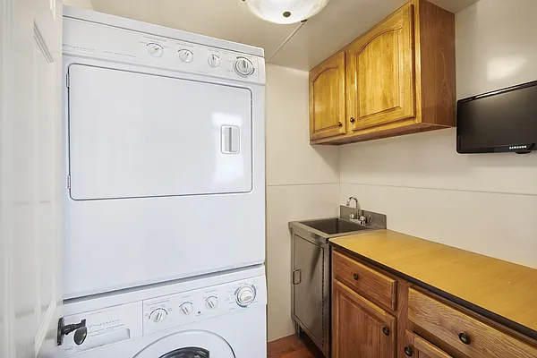 Rented by Halstead Real Estate | media 8