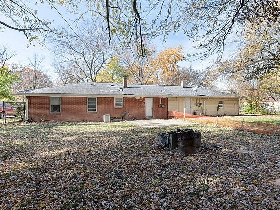 2nd image of 3843 N Sadlier Dr