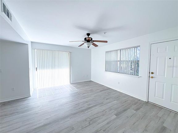 4th image of 2360 SW Archer Rd APT 206