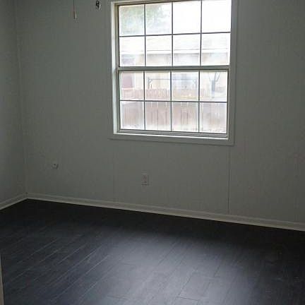 4th image of 372 N 40th St