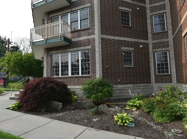 Burnham Place Apartments