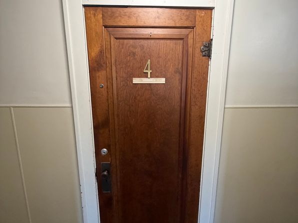 120 W Stevenson St #4