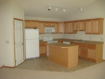 5th image of 2600 Yellowstone Blvd