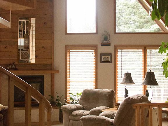 Right Living Room w/ recliners and lg table betwist;