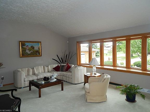 5th image of 1830 Applewood Dr