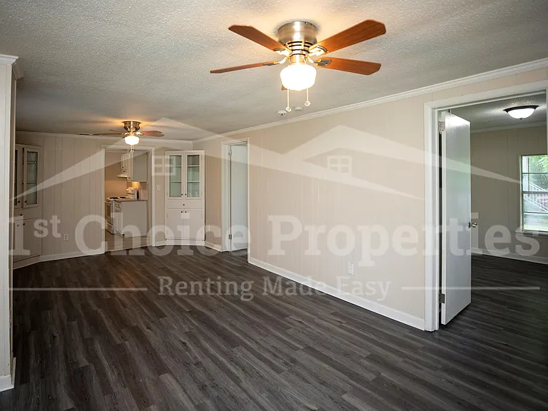 1133 7th Ave — Photo 6