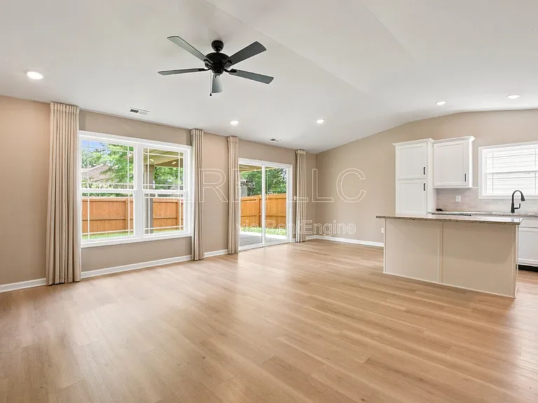 11017 Meadow Run Rd — Photo 2