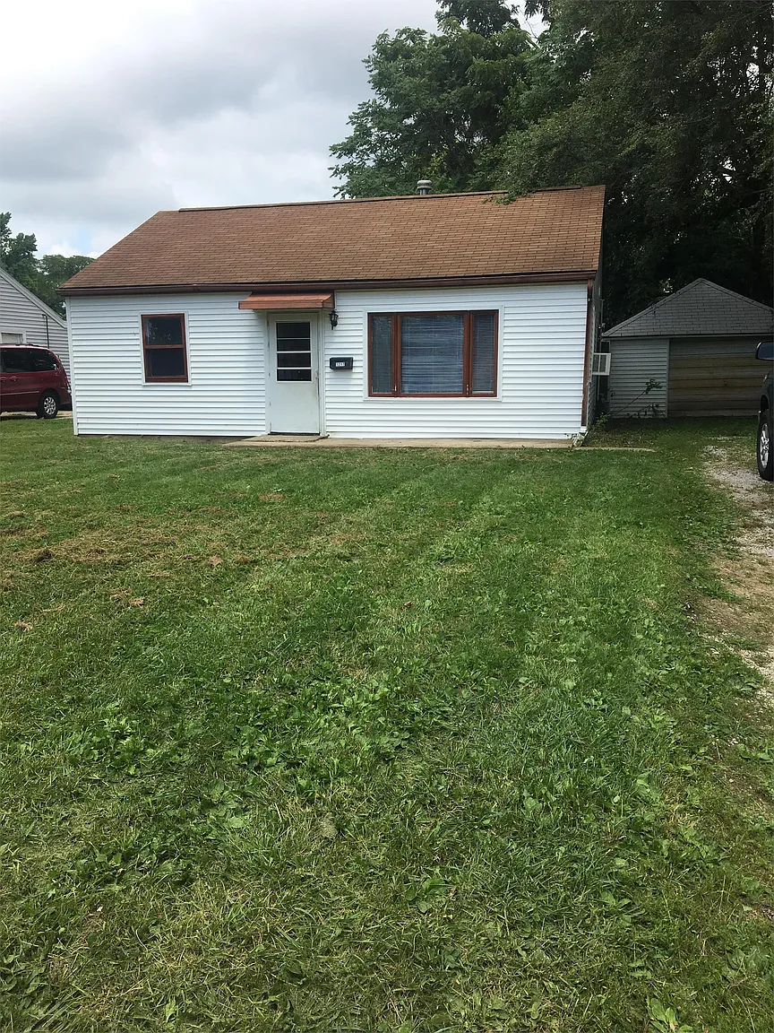 1217 Fairlawn Dr photo 1