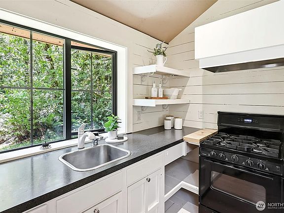 5th image of 8883 1/2 NE Wardwell Rd