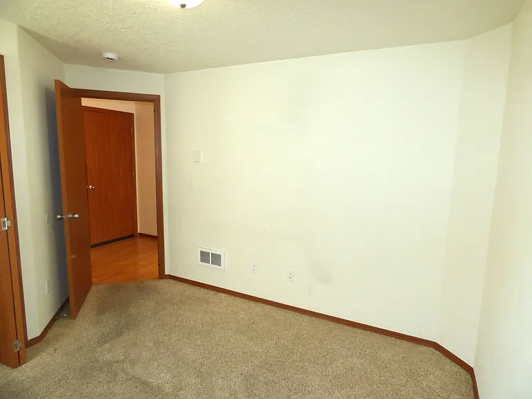 619-621 S Broad St — Photo 4