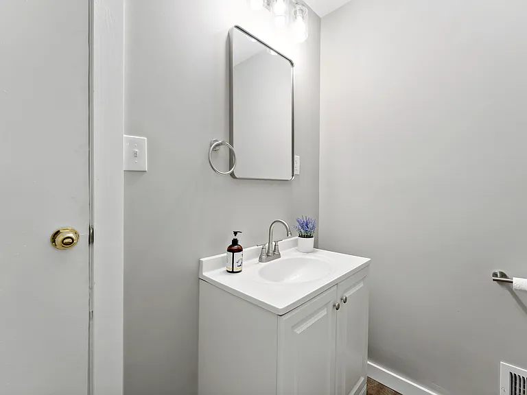 725 Mifflin Rd — Photo 21