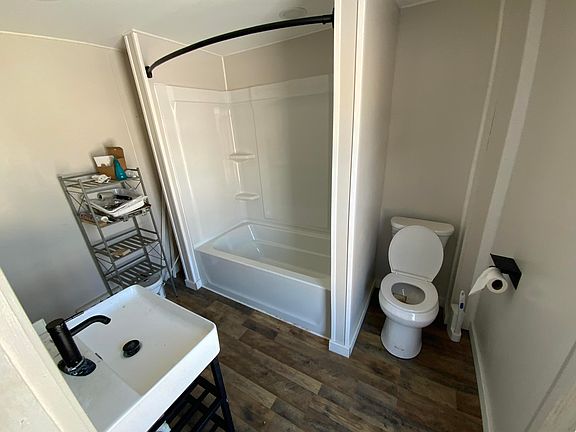 3rd image of 609 W Center St