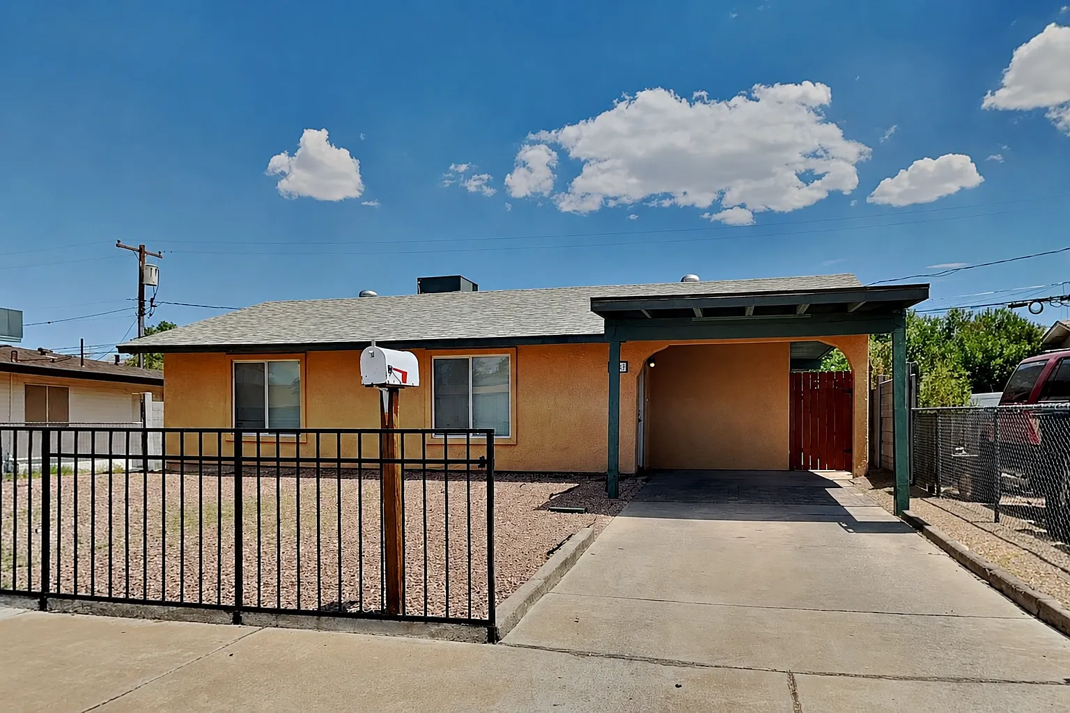 3 bed, 2.0 bath, 1556 sqft, $2,010 — Photo 1