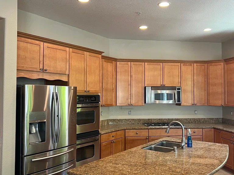 2766 Robb Dr — Photo 4