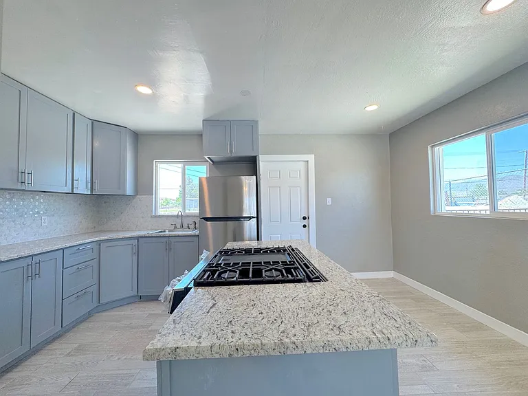 4918 Tetons Dr — Photo 9