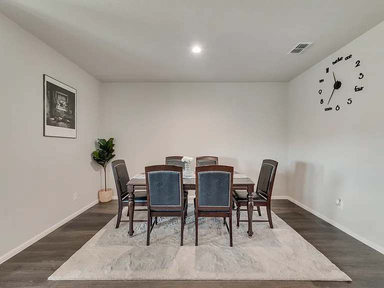 16545 Springs Rd — Photo 7