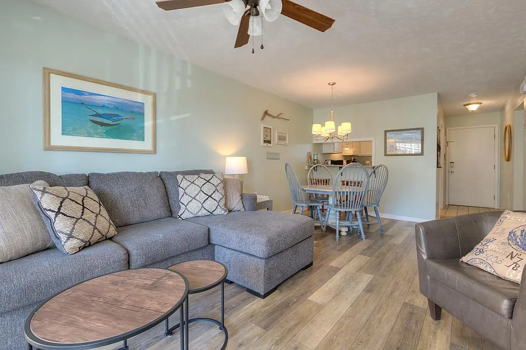2 bed, 940 sqft, $1,800 — Photo 4