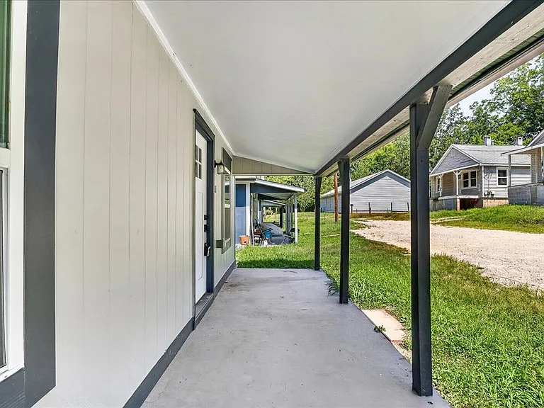 403 Spring Ct — Photo 29
