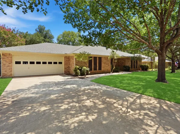 314 Brookside Dr, Grapevine, TX 76051