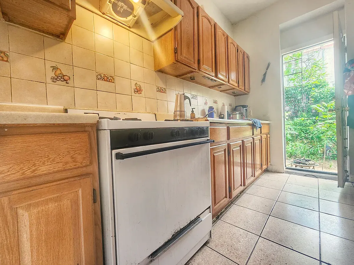 Building Photo - 1408 Putnam Ave #1L