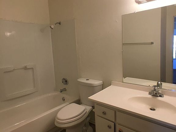 5th image of 530 Cedar St APT 114