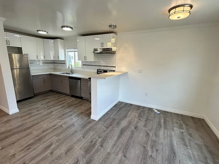 6821 Ben Ave #7A — Photo 1