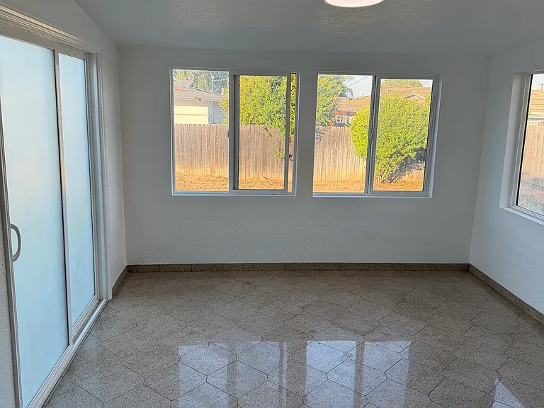 5277 Peacock Ln — Photo 13