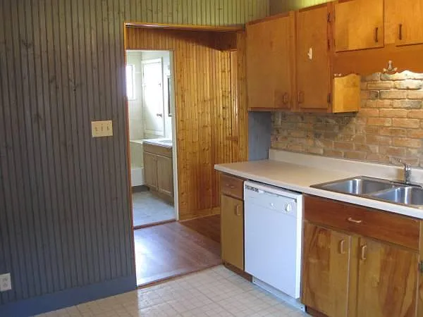 2 bed, 750 sqft, $900 — Photo 1