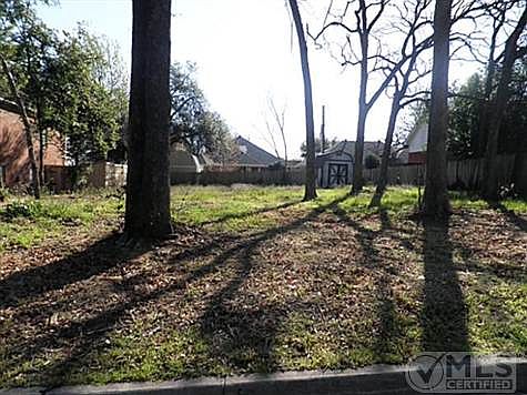 2nd image of 707 Castle Oak Ct