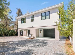 669 Arnold Ln, Saint Simons, GA 31522