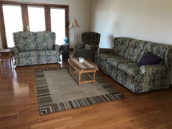 4th image of 6311 Niemanville Trl
