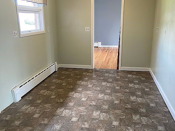 Kitchen eating area