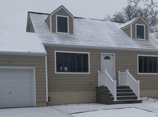 252 N Monroe Ave, Lindenhurst, NY 11757