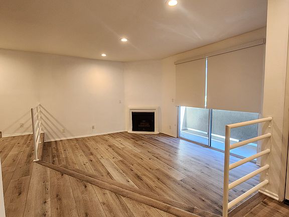 3rd image of 14625 Dickens St APT 103