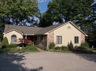 10169 Carmer Rd, Fenton, MI 48430