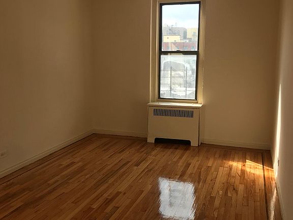 4th image of 1181 Morris Ave