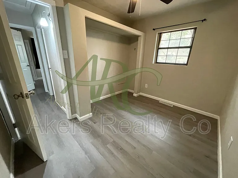 1640 E Orman Ave — Photo 8