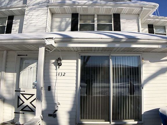 2nd image of 1432 Canyon Dr #7