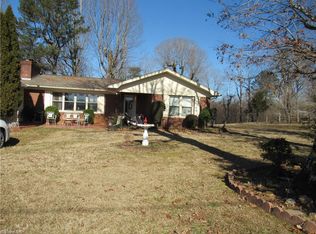 180 Sheep Farm Rd, Mount Airy, NC 27030