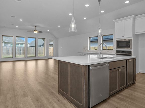 7th image of this home