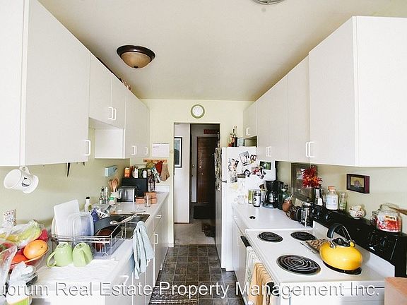 3rd image of 920 6th Ave N APT 1