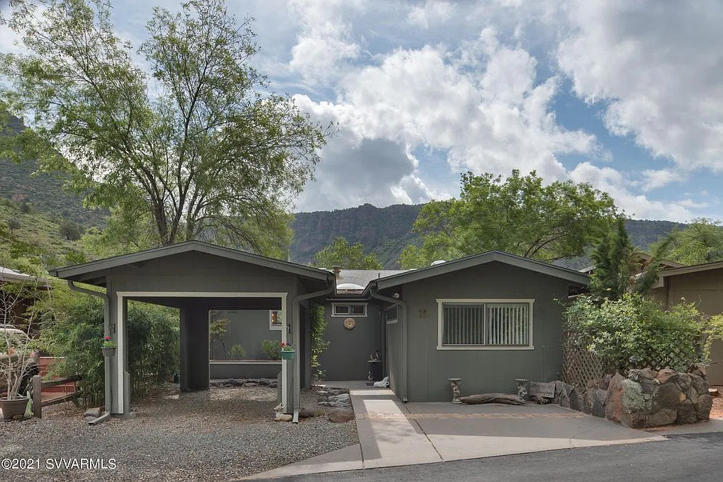 2 bed, 1050 sqft, $2,300 — Photo 2