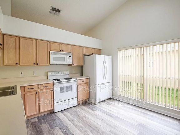 4th image of 278 Hanging Moss Cir